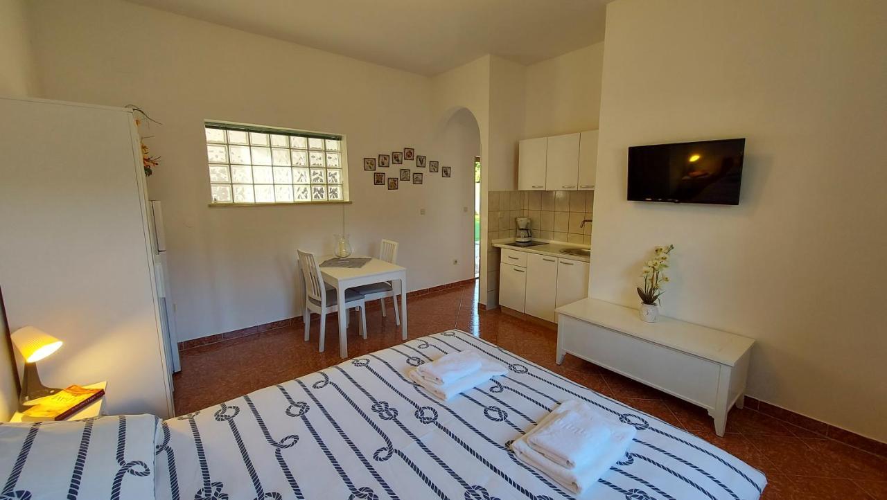 Apartmán Soline Ada Pjescana Uvala Exteriér fotografie